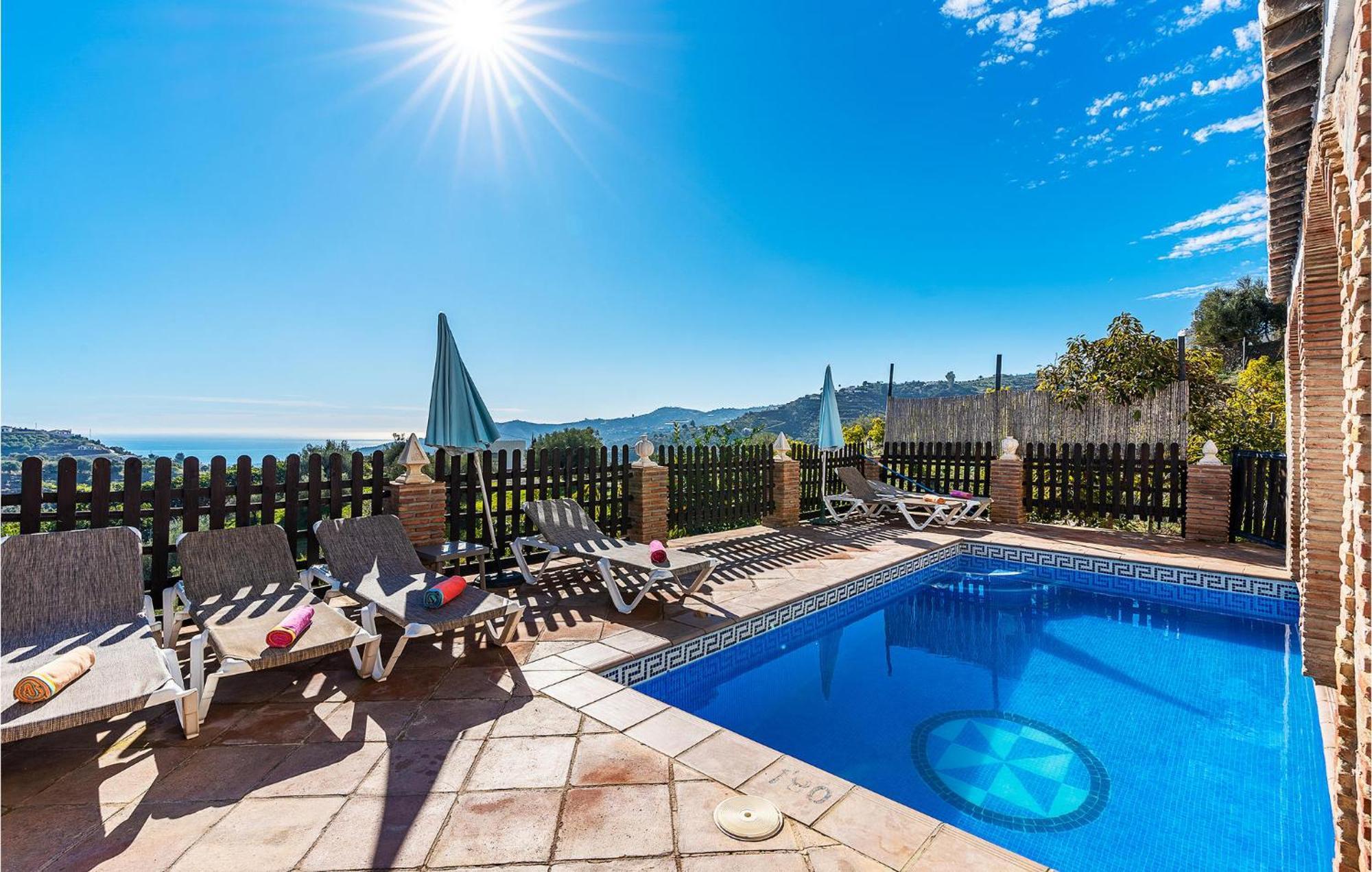 Amazing Home In Frigiliana With Kitchen Luaran gambar